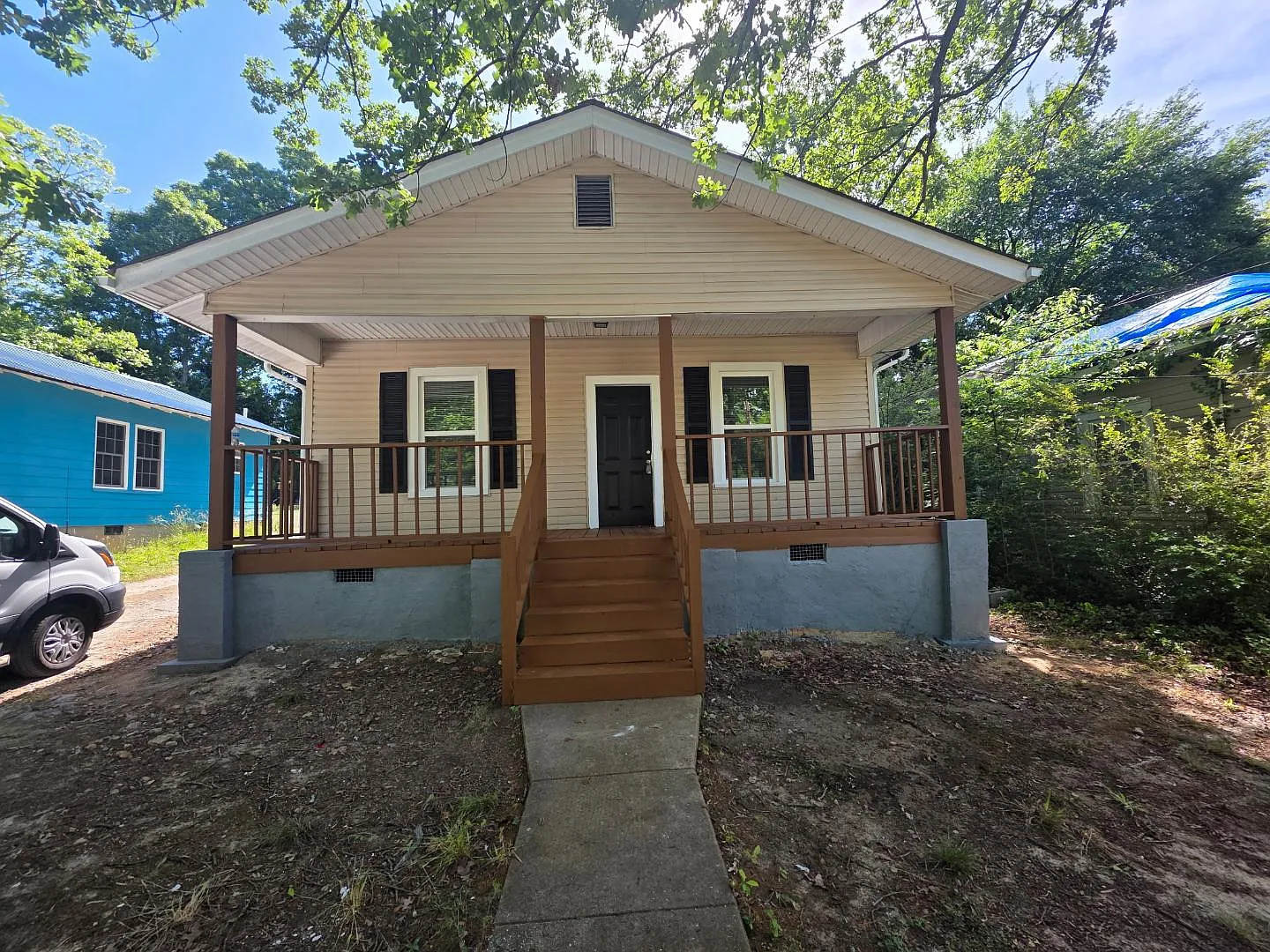 411 Walnut St — Photo 1