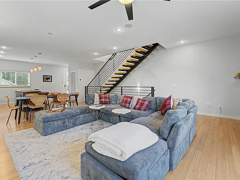 175 W Martin Luther King Blvd — Photo 7