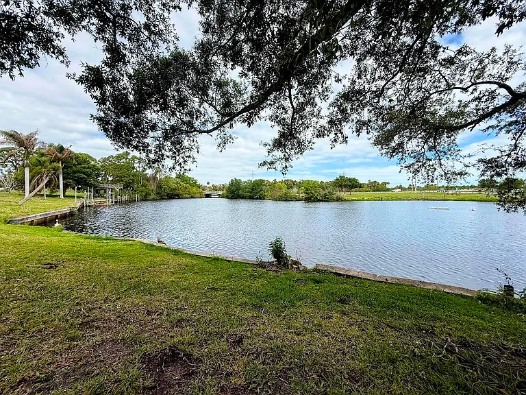 465 SE Naranja Ave — Photo 87