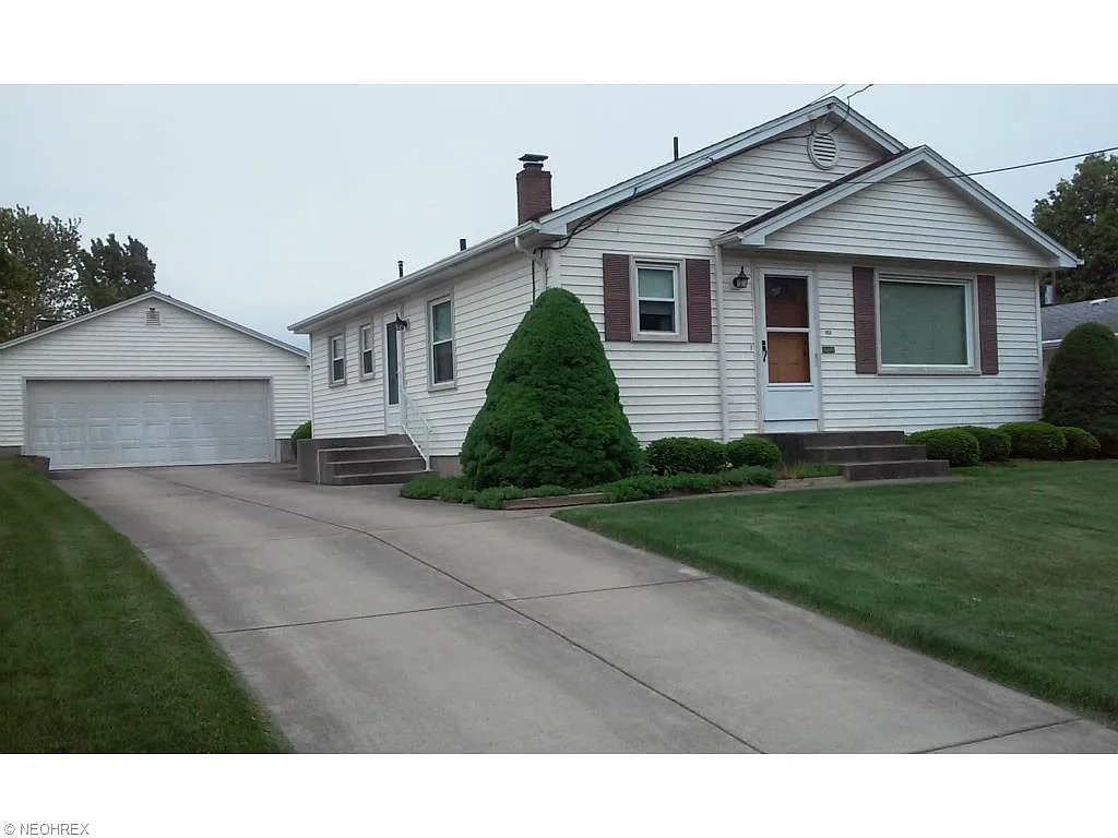 753 N Bon Air Ave photo 1
