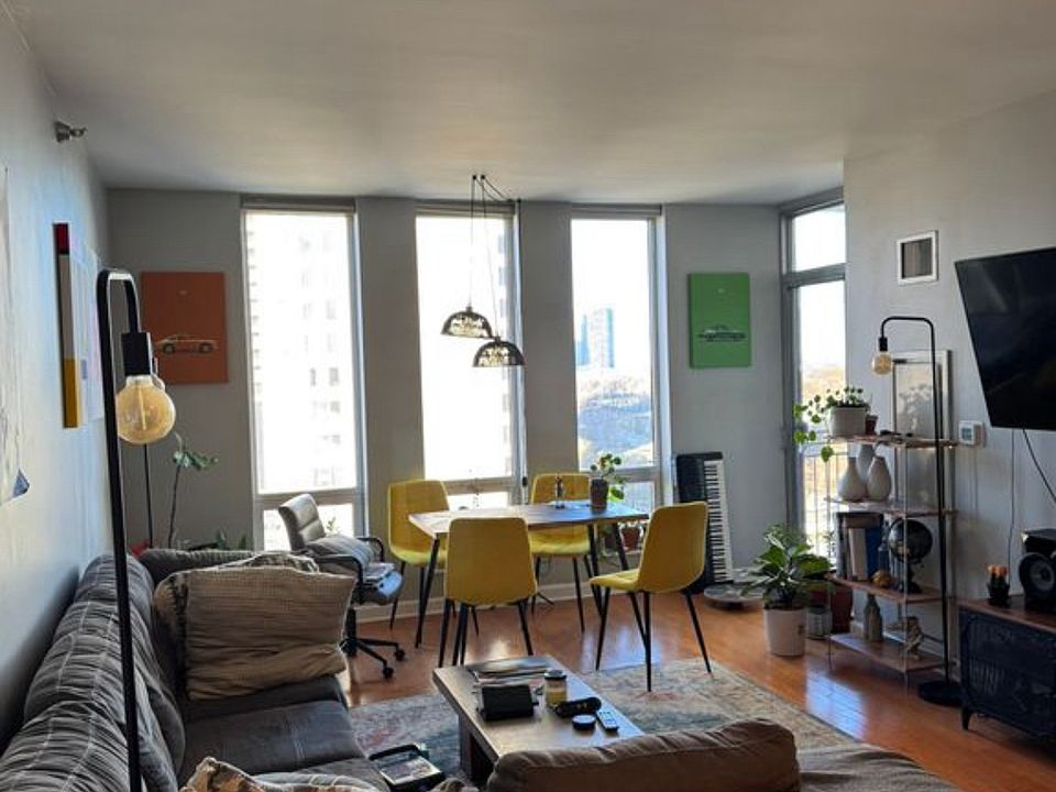 1st image of 1250 S Michigan Ave APT 1005