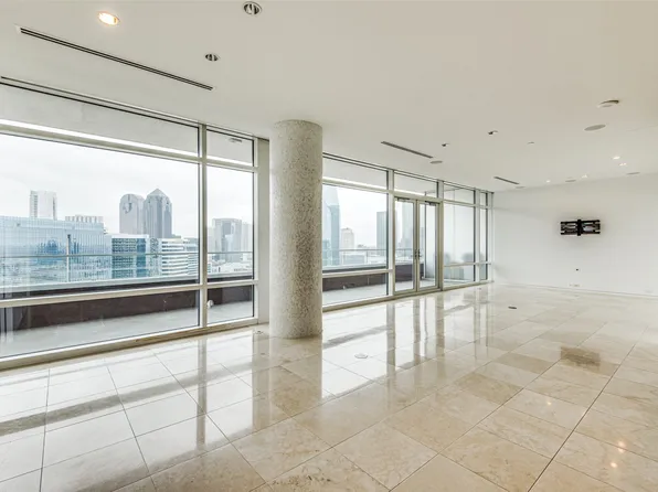 2430 Victory Park Ln APT 2408, Dallas, TX 75219