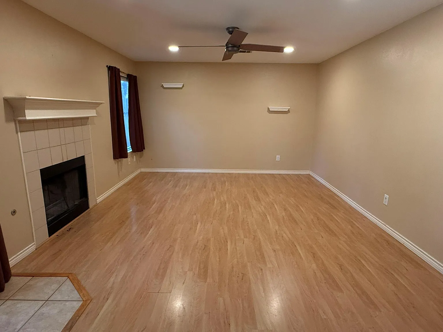 3 bed, 2.5 bath, 2128 sqft, $2,500 — Photo 4