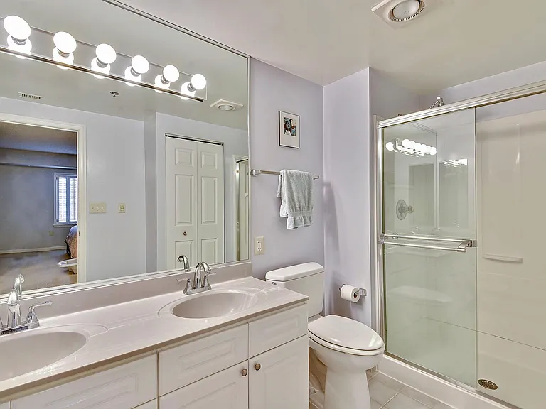 2105 Jamieson Ave — Photo 11