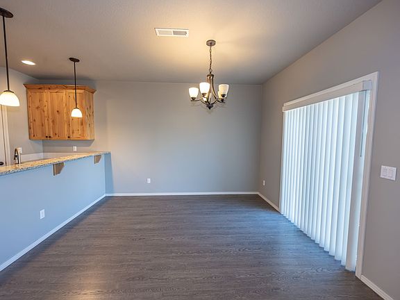 4th image of 13706 NE 64th Cir
