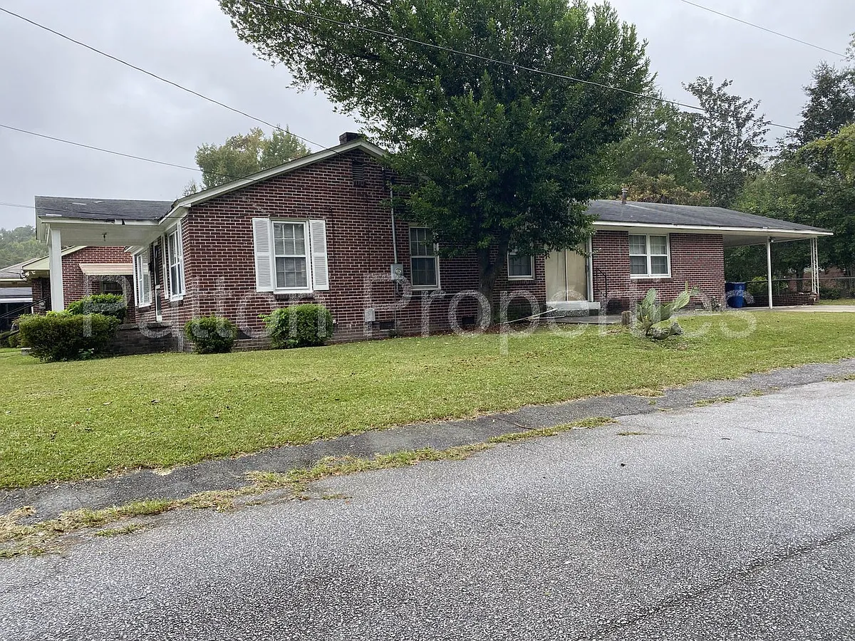 Building Photo - 2241 Hurst St