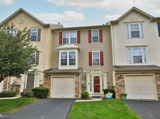 216 Creekside Dr, Pottstown, PA 19464