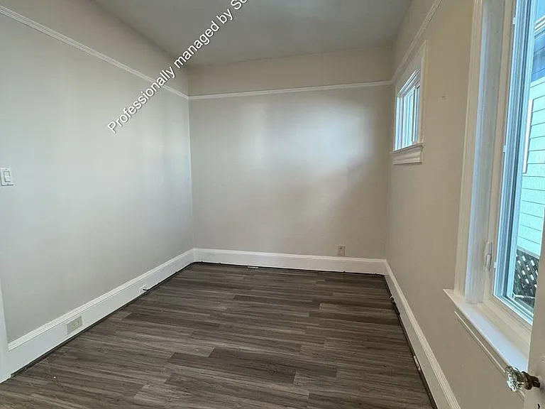6525 Herzog St — Photo 34