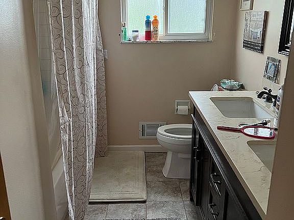 3rd image of 161 Eastdale Dr