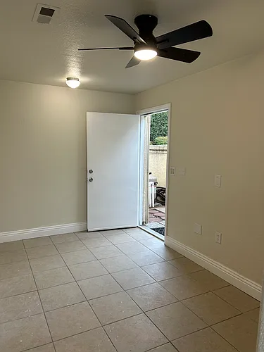 1516 Calavo Dr #2 Photo 1 1516 Calavo Dr #2 Photo 1