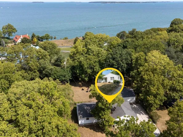 4329 E The Valley Rd, Port Clinton, OH 43452