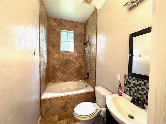 17884 Crystalwood Ct — Photo 8