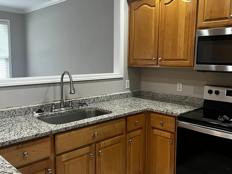 115 Renee Dr — Photo 6