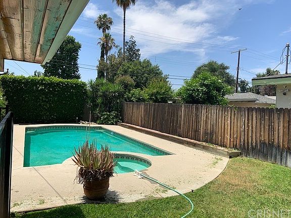 4th image of 7241 Louise Ave