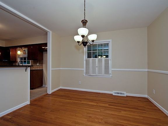 3rd image of 7018 Edenbridge Ln