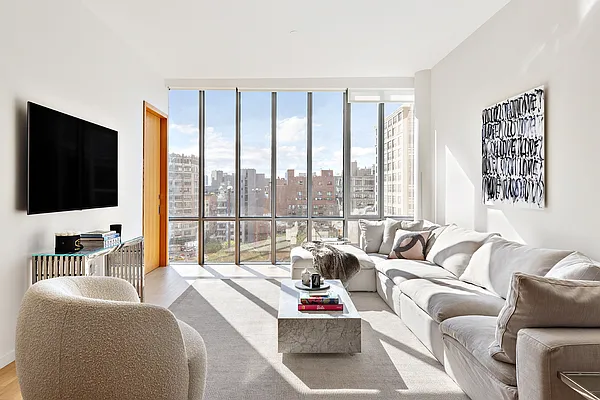 Rented by Luxus Manhattan Realty | media 19