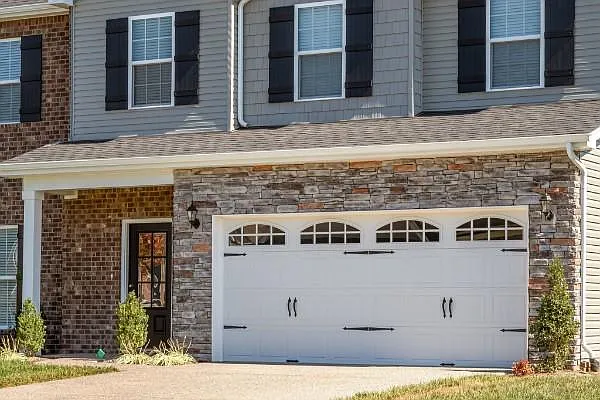 4 bed, 3.5 bath, 2841 sqft, $3,195 — Photo 3