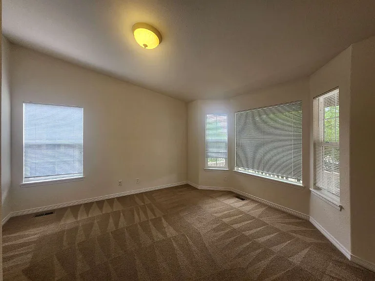 6259 S Newbern Way — Photo 4