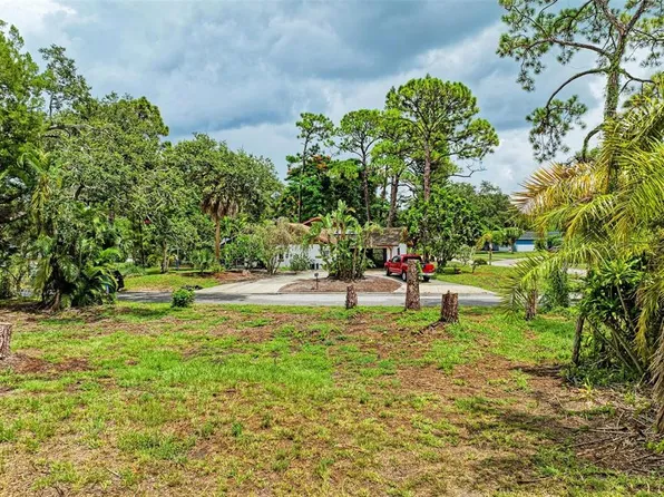 7024 Alderwood Dr #4, Sarasota, FL 34243
