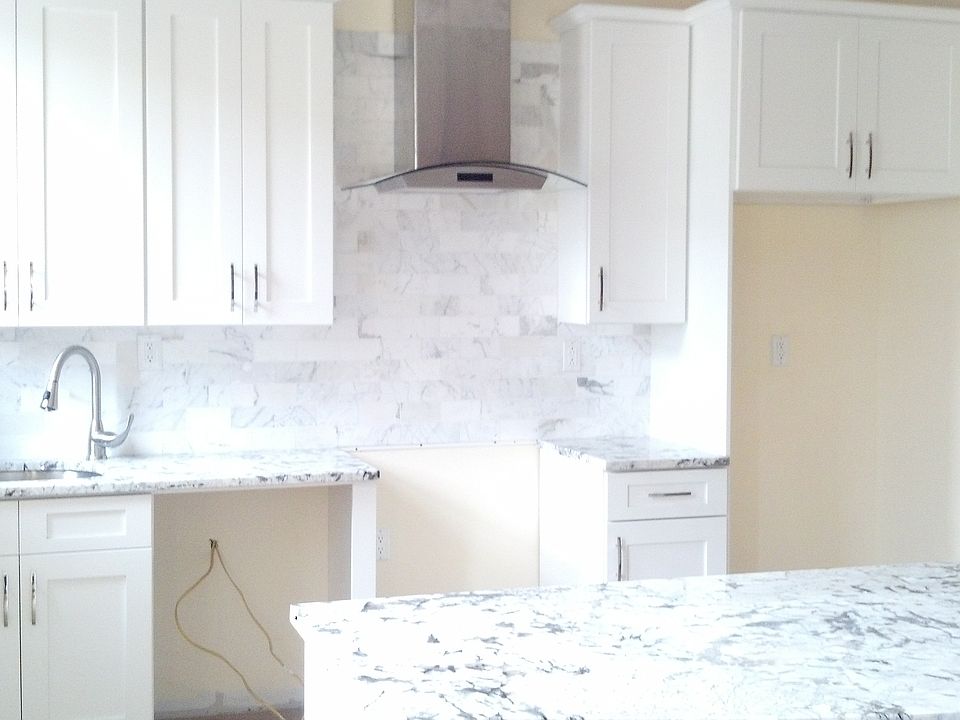 1st image of 412 Chauncey St