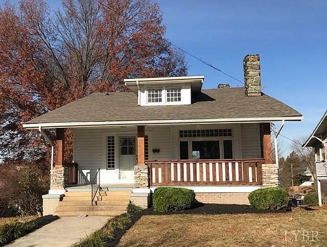1st image of 202 Oakridge Blvd