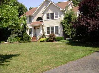 3 Allison Ct, Monroe Township, NJ 08831