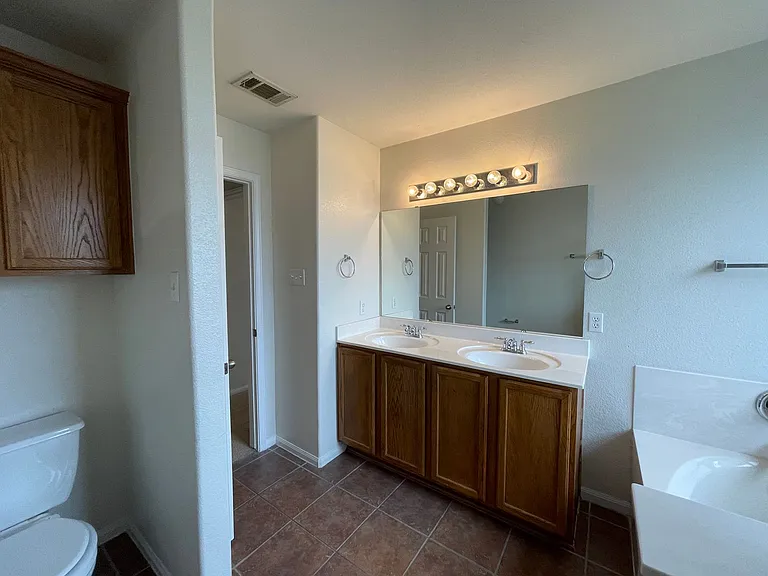 6600 Taree Loop — Photo 18