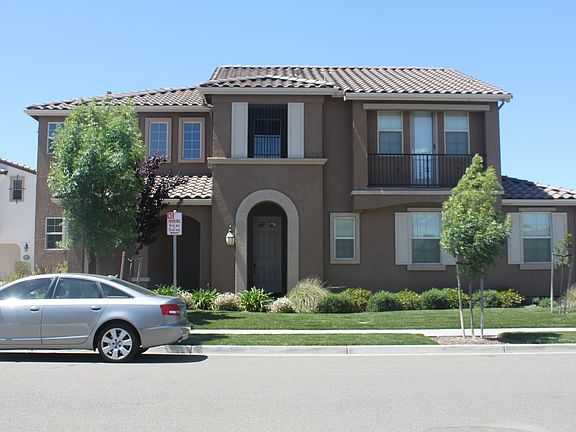 2nd image of 3932 Tule St