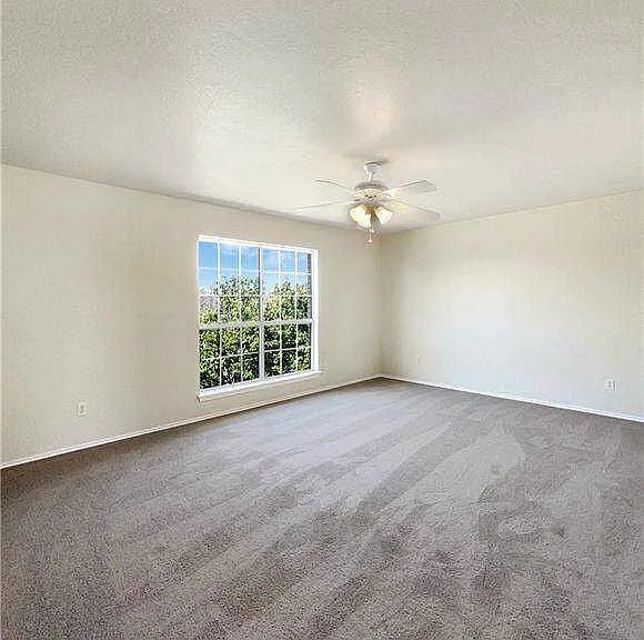 Large bedroom #2
