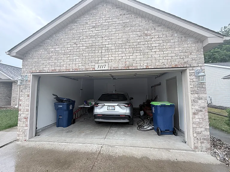 3117 Silverwood Dr — Photo 2