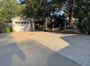 1104 S Wood St, Stuttgart, AR 72160