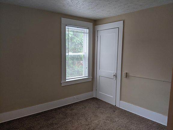 4th image of 207 N Bentley Ave #207