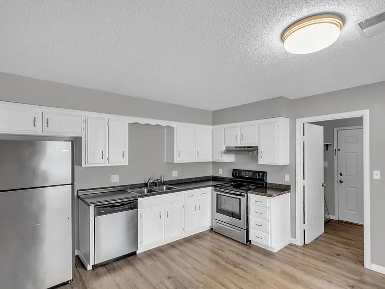 9136 E 85th St #9136 — Photo 9
