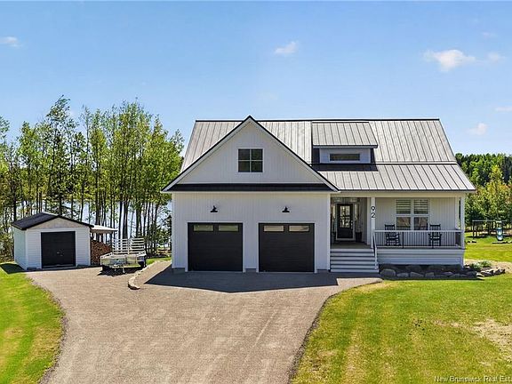 4th image of 92 Waterfront Dr