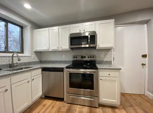 77 Elm St APT 6, Worcester, MA 01609