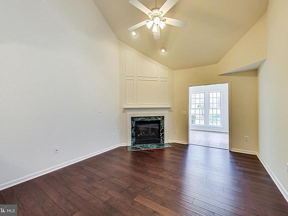 2nd image of 1414 Amethyst Ct #2