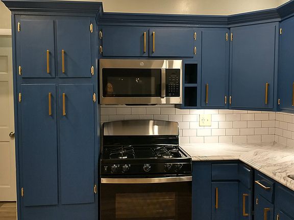3rd image of 915 Columbus Pkwy #1