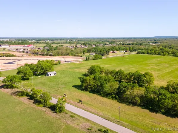 4 W Oak St, Skiatook, OK 74070