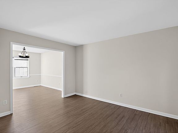 2nd image of 17427 Hawthorne Ave