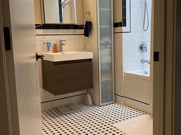 2nd image of 1833 Fairmount Ave APT 305