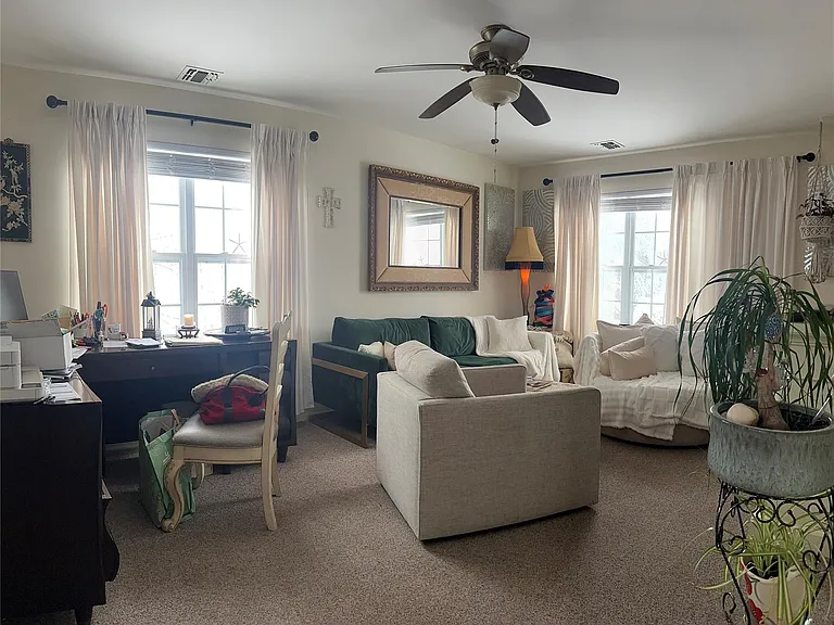 17 Garden Way — Photo 7