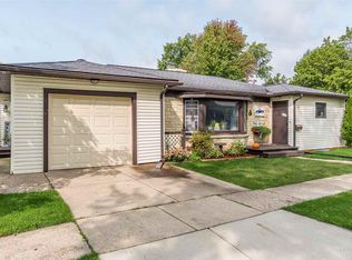 1015 Barker St, Baraboo, WI 53913