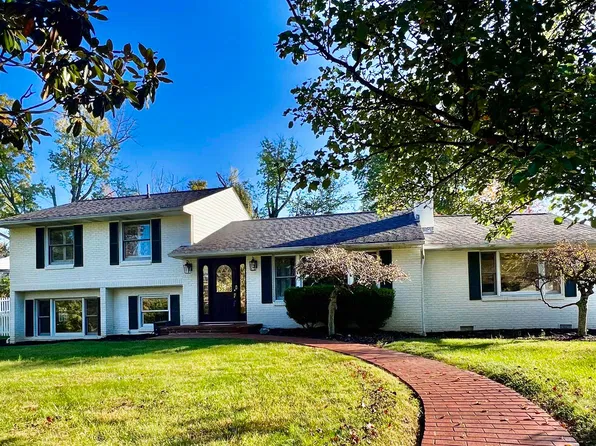602 E Inwood Dr, Huntington, WV 25701