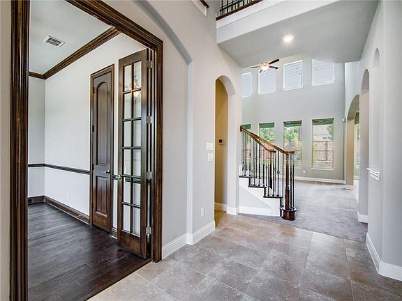 4th image of 15128 Camden Ln