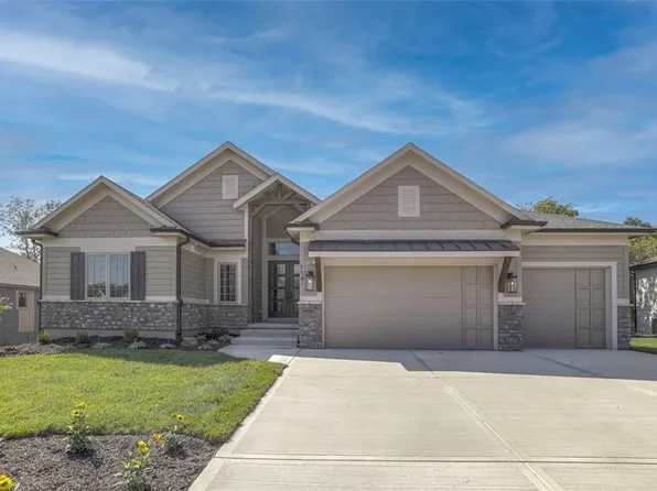 1141 Hummingbird Ct, Greenwood, MO 64034