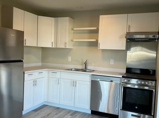 197 4th St #102, Nanaimo, BC V9R1T1