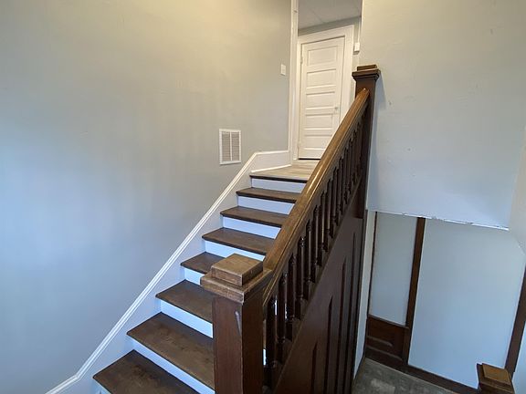 3rd image of 704 N Main St #B