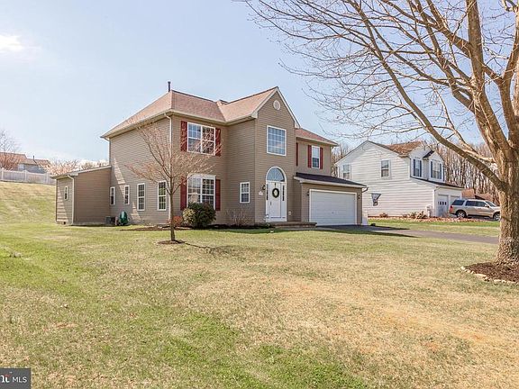 4th image of 217 Sheffield Ln