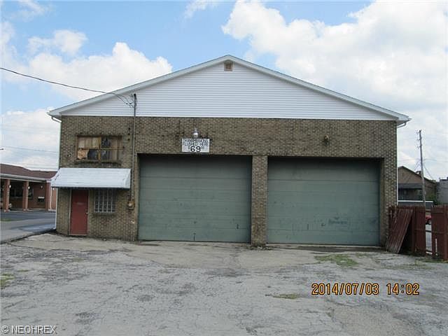 1st image of 162 N Walnut St