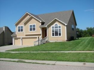 4013 Bennington Dr, Saint Joseph, MO 64506